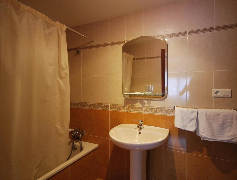 Pension Paseo Real Cangas de Onís Room photo